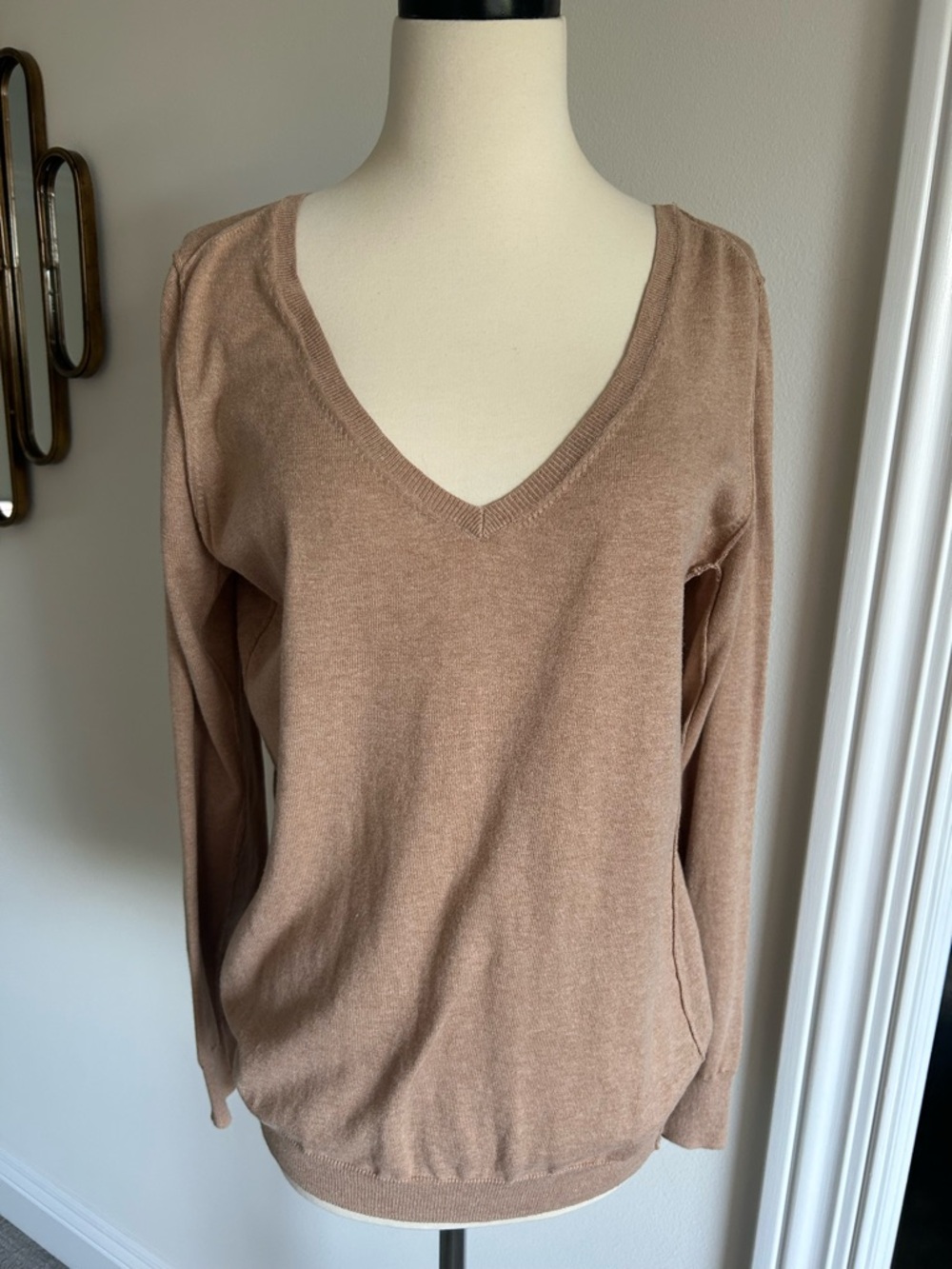 NWOT a.n.a Women’s V-Neck Pullover Sweater Camel Beige Brown Poetcore Preppy XL